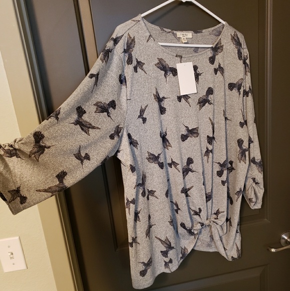 Como Blu Tops - 3/4 Sleeve Shirt Grey with Hummingbirds